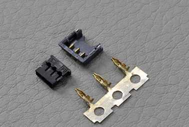 ประเทศจีน 3 Pin Gold - Plated SMD PCB Header Connector 1.2mm Pitch Black 28# Applicable Wire โรงงาน