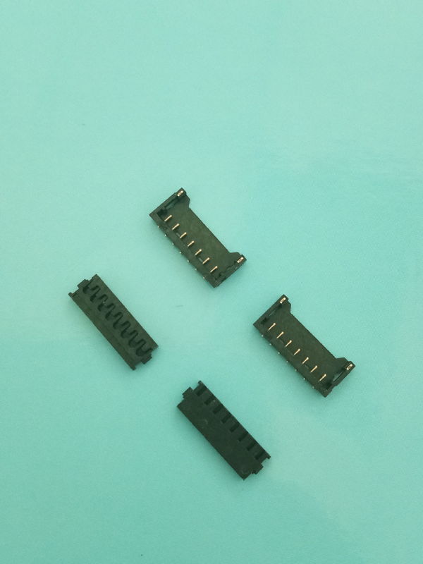 Single Row SMT Header Connector 1.2mm Pitch With Gold - Plated Contact Pins